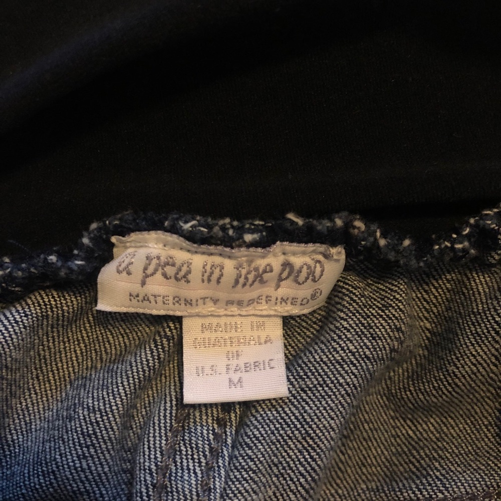 A Pea in The Pod Size Medium Skinny Jeans - Picture 2 of 4